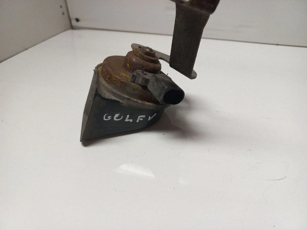 Horn signal – Volkswagen Golf Plus (2005-2013)