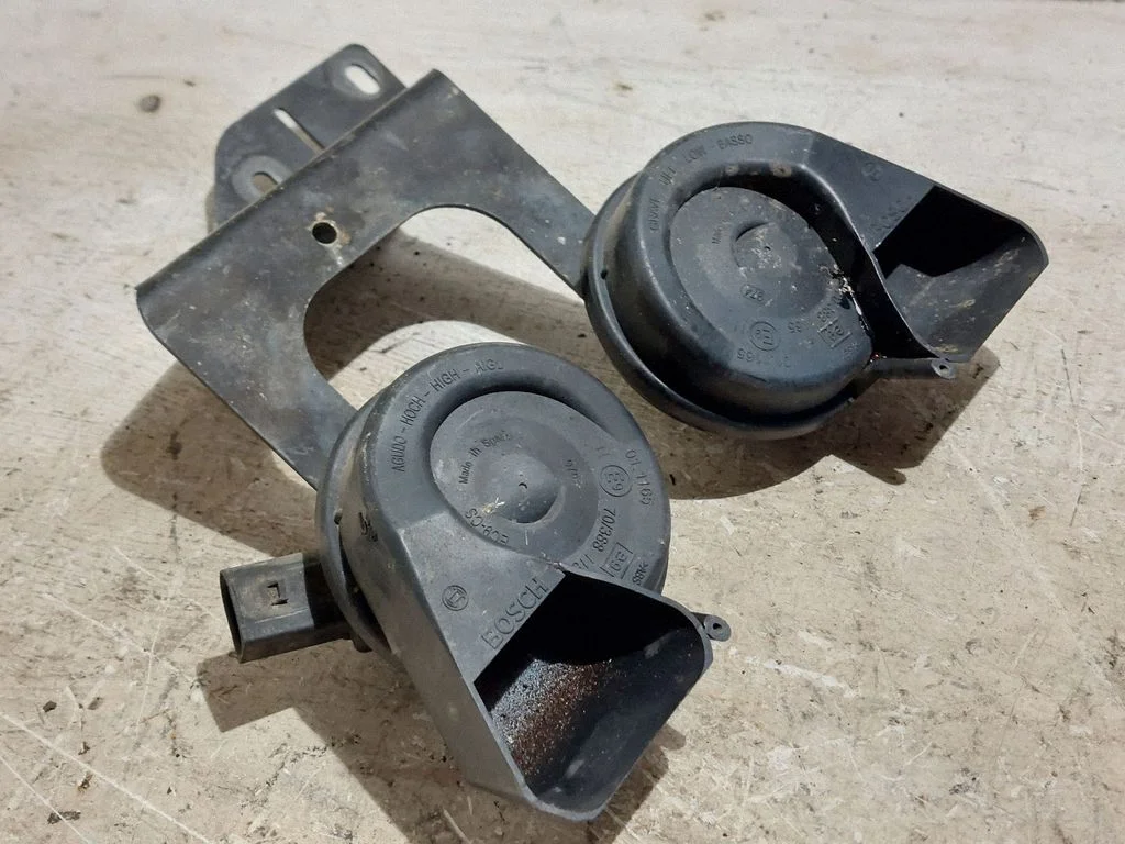 Horn signal – Audi A6 Allroad C6 (2006-2011)