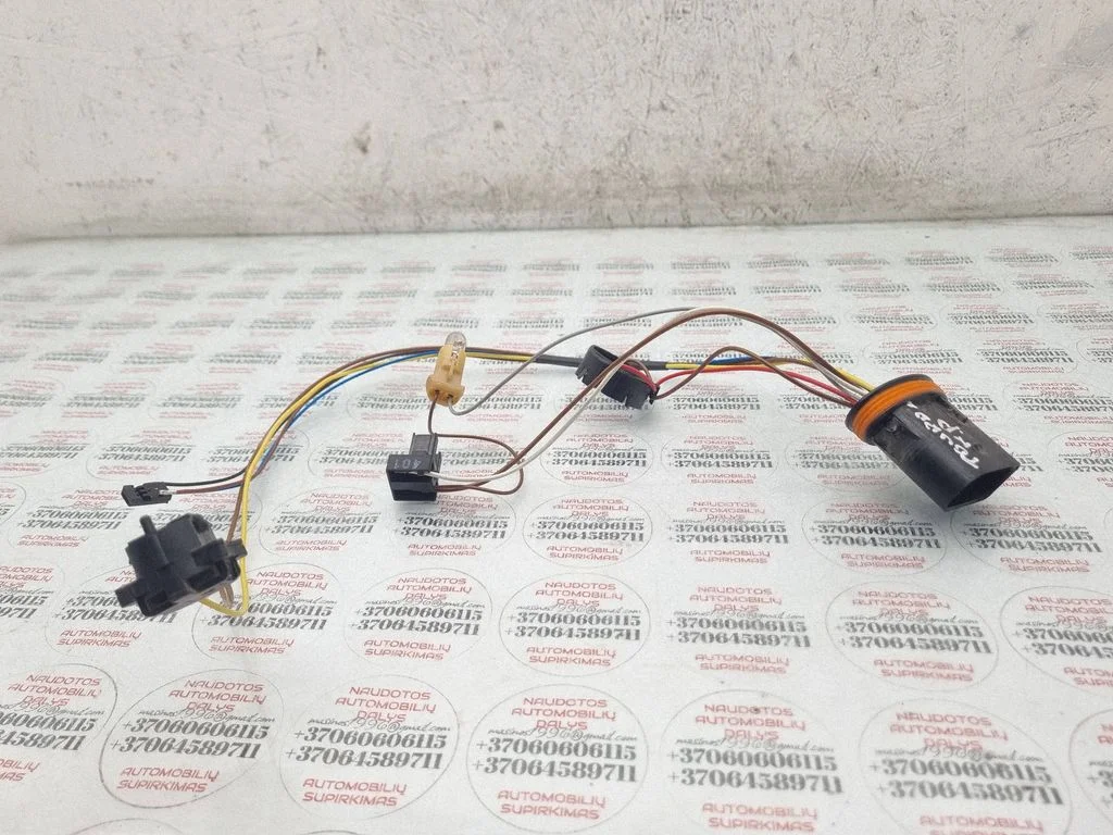 Esitule(de) juhtmestik – Volkswagen Touran I (2003-2010)