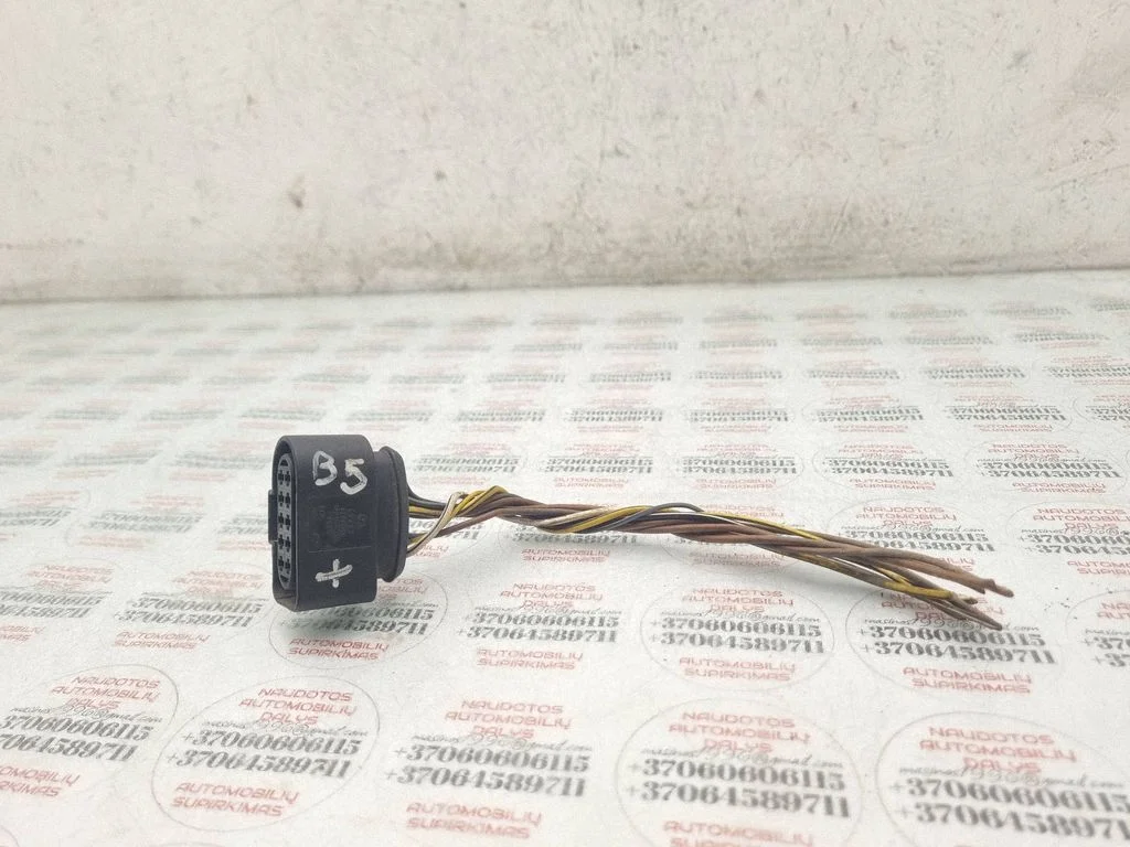 Esitule(de) juhtmestik – Volkswagen Passat B5.5 (2001-2005)