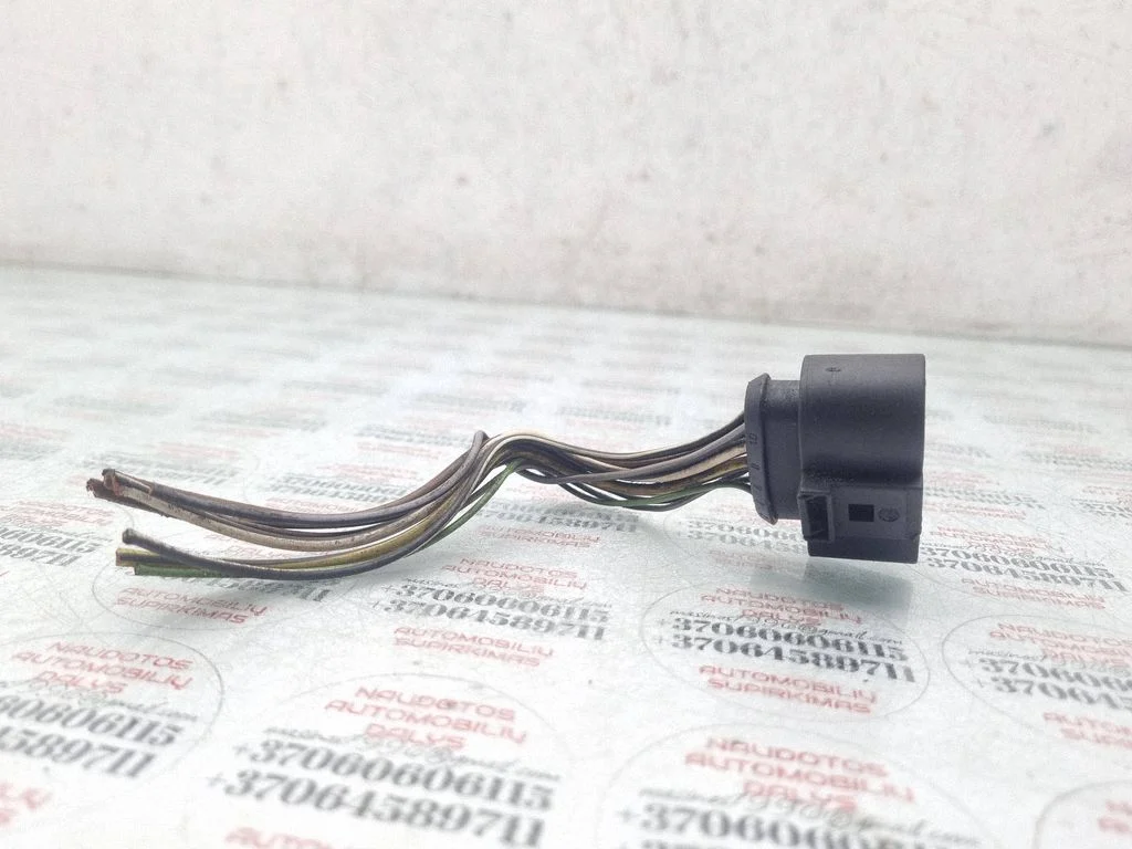 Esitule(de) juhtmestik – Volkswagen Touareg I (2002-2010)