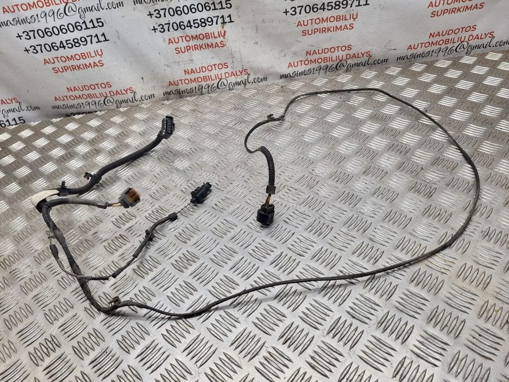 Esitule(de) juhtmestik – Volkswagen Touran I (2003-2010)
