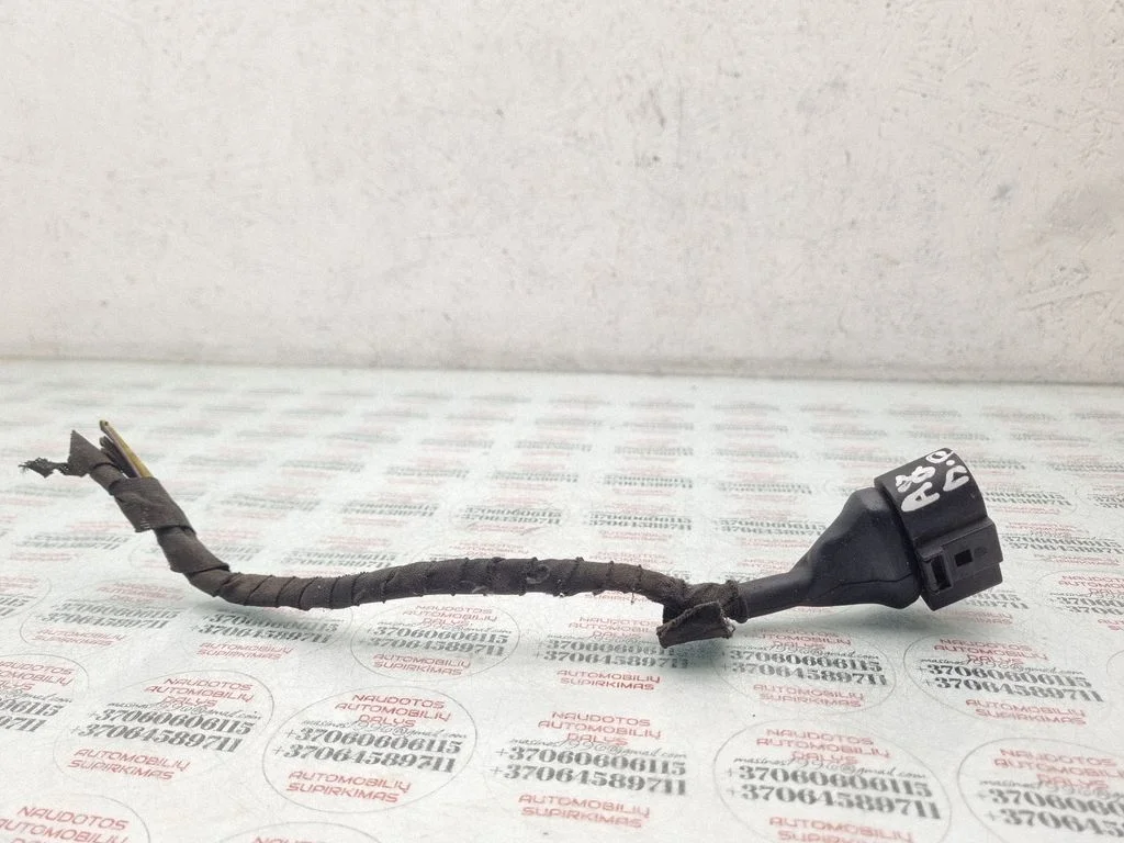 Esitule(de) juhtmestik – Audi A8 S8 D3 4E (2002-2009)