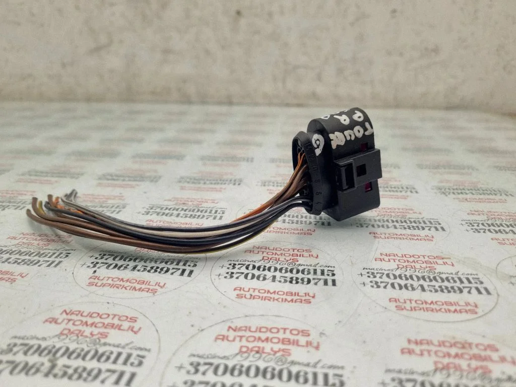 Esitule(de) juhtmestik – Volkswagen Touareg I (2002-2010)
