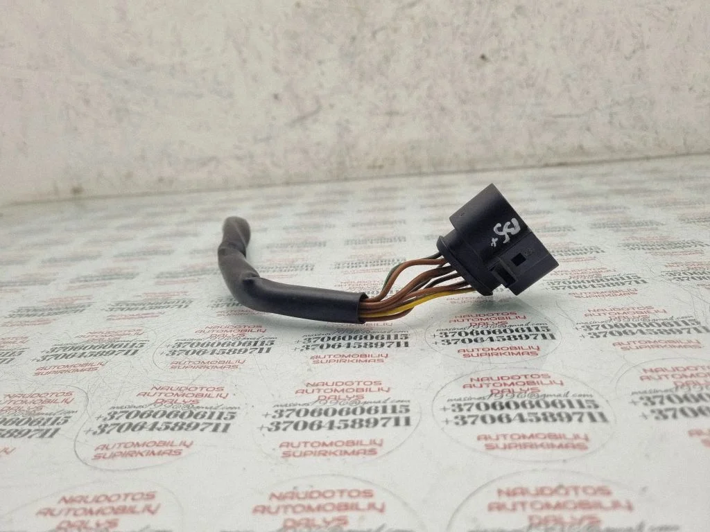 Esitule(de) juhtmestik – Volkswagen Passat B5.5 (2001-2005)