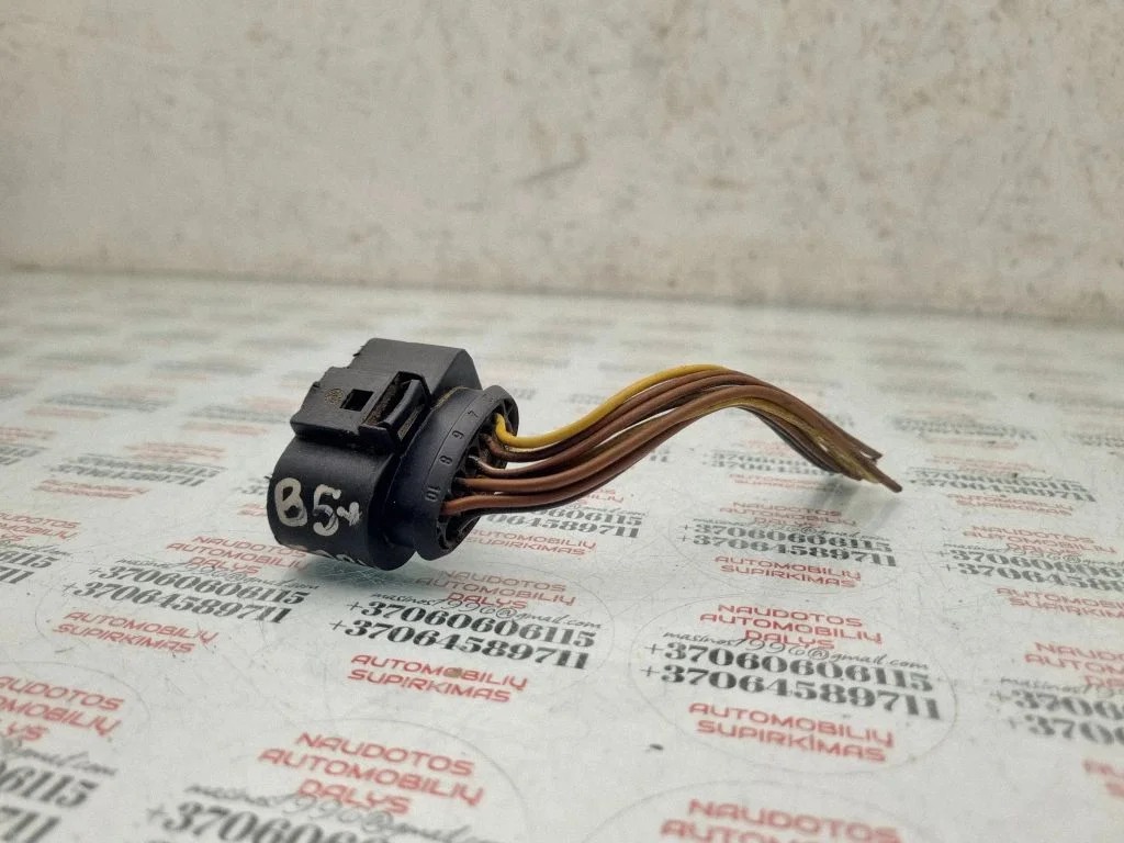 Esitule(de) juhtmestik – Volkswagen Passat B5.5 (2001-2005)
