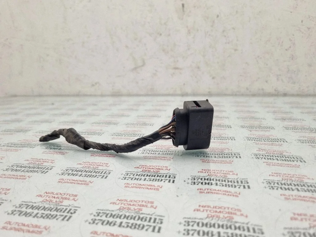 Esitule(de) juhtmestik – Volkswagen Passat CC (2008-2016)