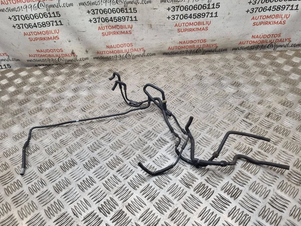 Vacuum line/pipe/hose 03L131605N