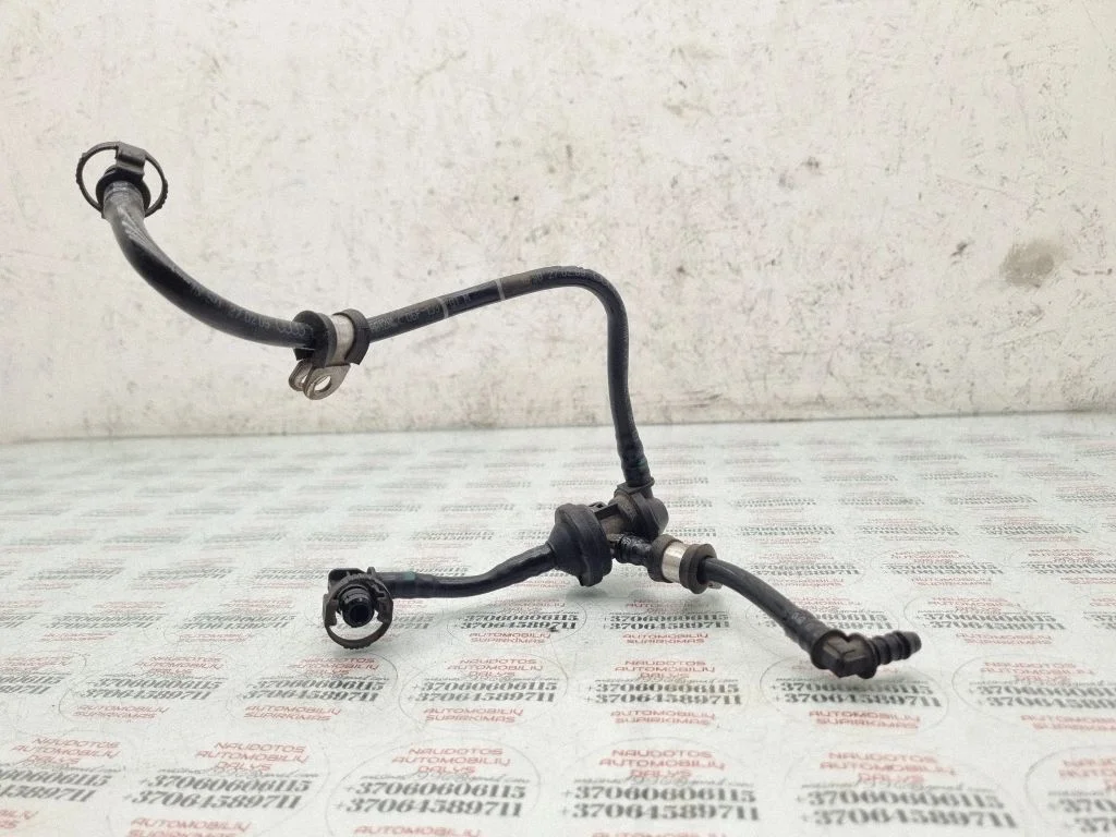 Vacuum line/pipe/hose 06F133781M