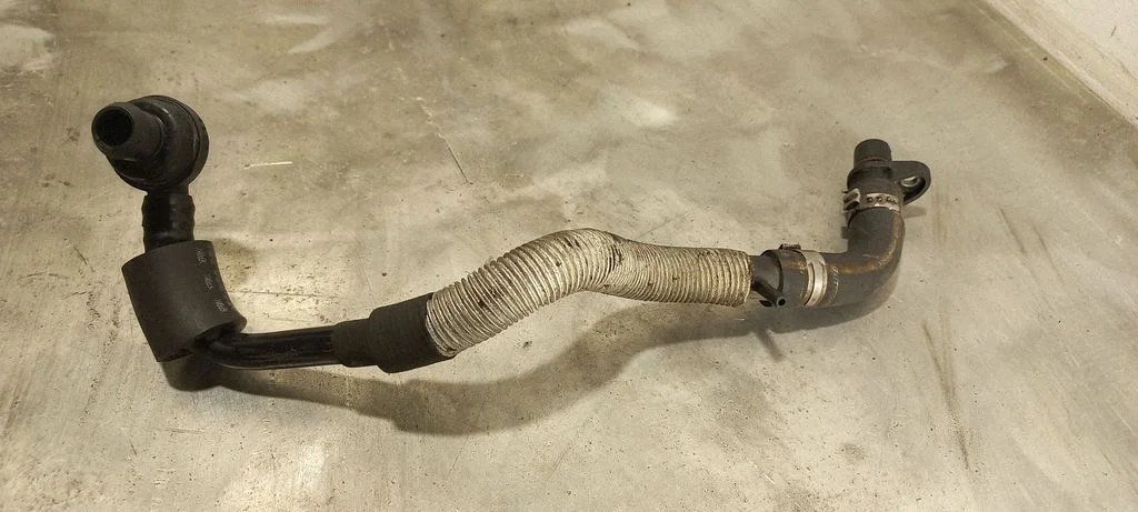 Vacuum line/pipe/hose 4F0611901
