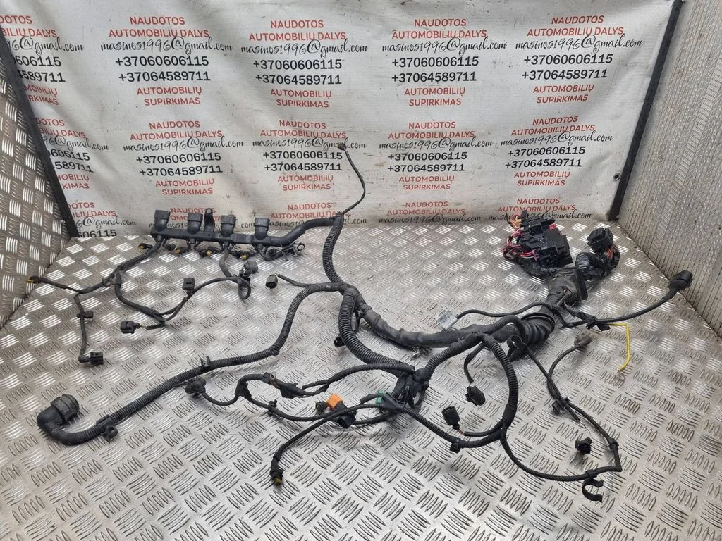 Engine installation wiring loom 8K0906385A
