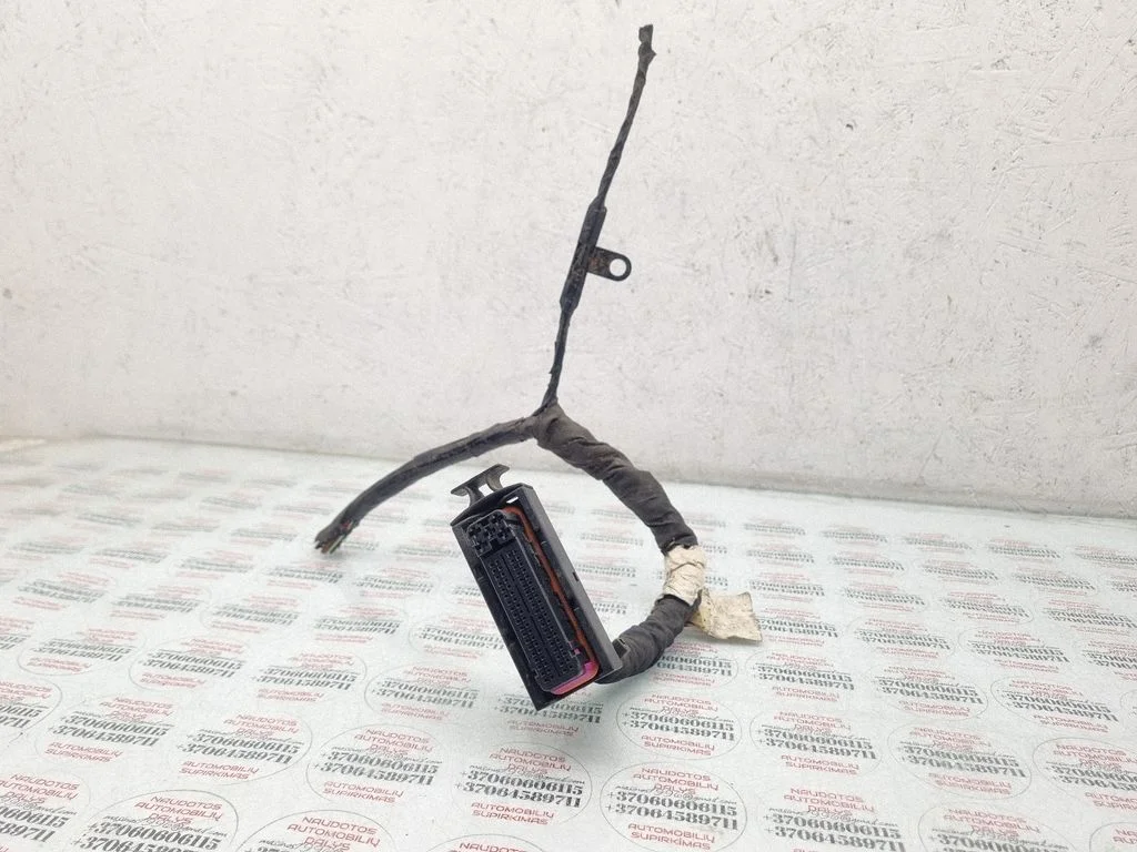 Motora vadu instalācija