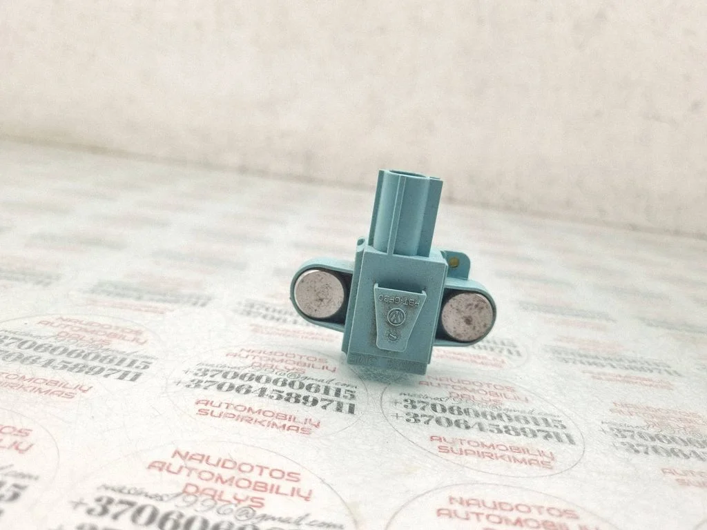 Drošības spilvenu trieciena sensors 4F0955557