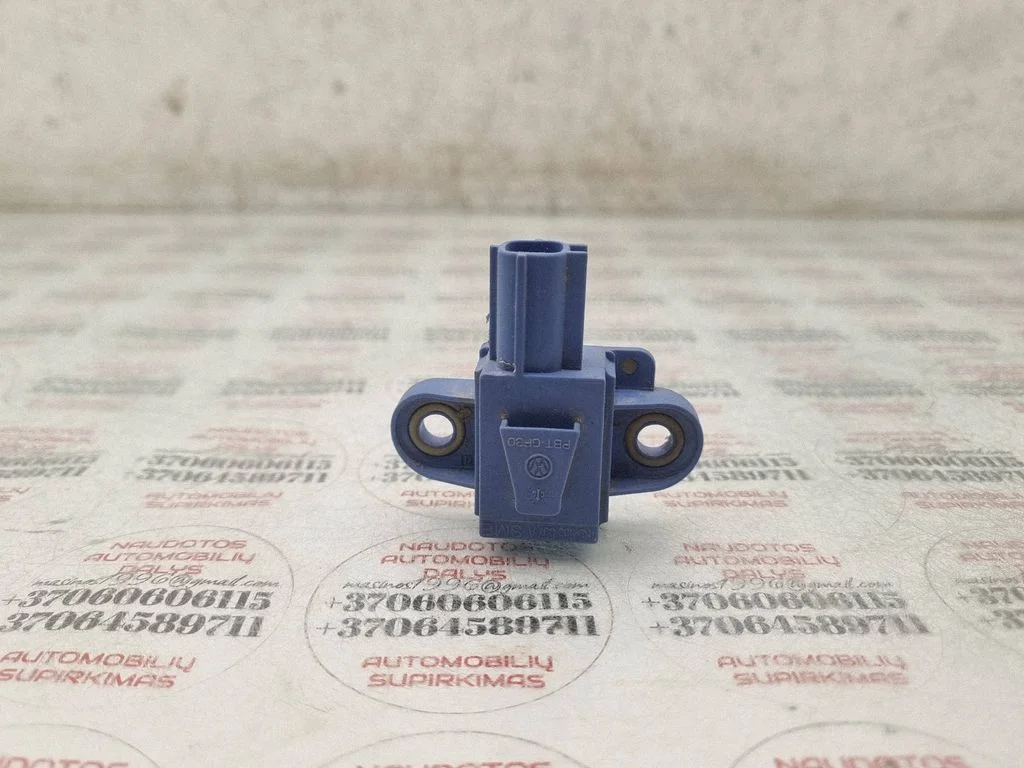 Drošības spilvenu trieciena sensors 1K0955557A