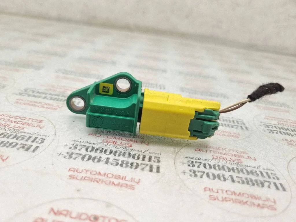 Airbag deployment crash/impact sensor – Audi Q7 4L (2005-2015)