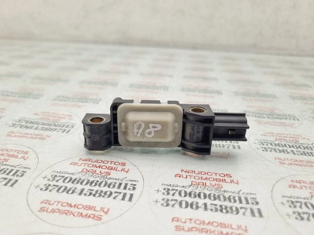 Airbag deployment crash/impact sensor – Audi A8 S8 D3 4E (2002-2009)