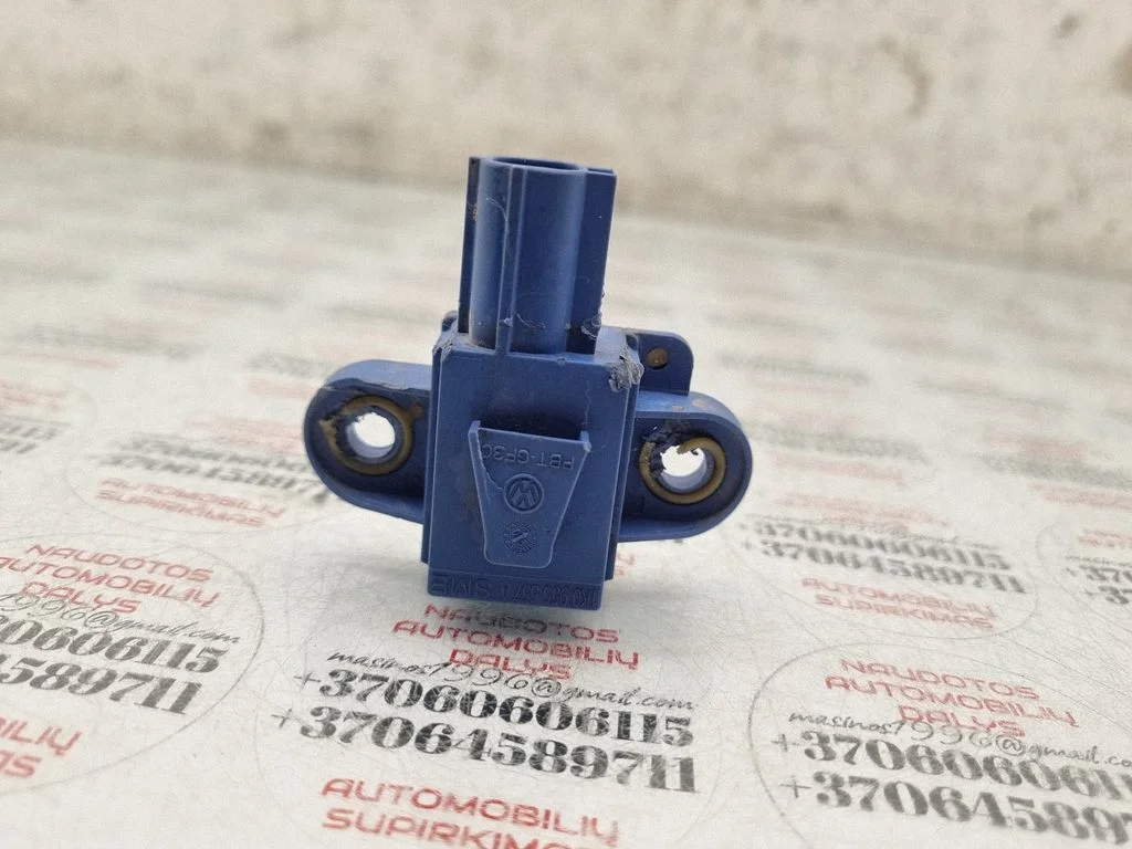 Drošības spilvenu trieciena sensors 1K0955557A