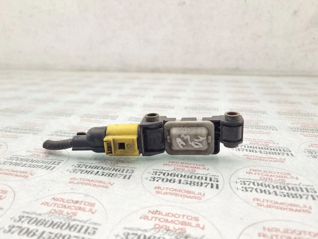 Drošības spilvenu trieciena sensors 8E0959651