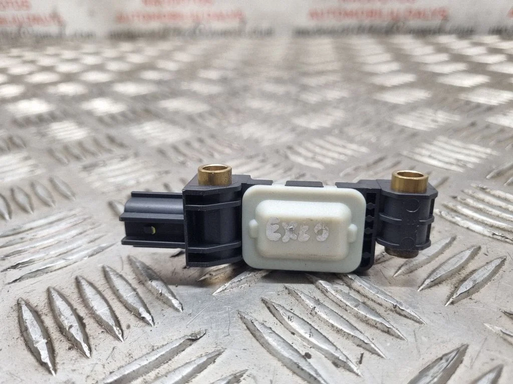 Drošības spilvenu trieciena sensors 8E0959643B