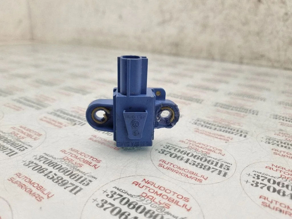 Drošības spilvenu trieciena sensors 1K0955557A
