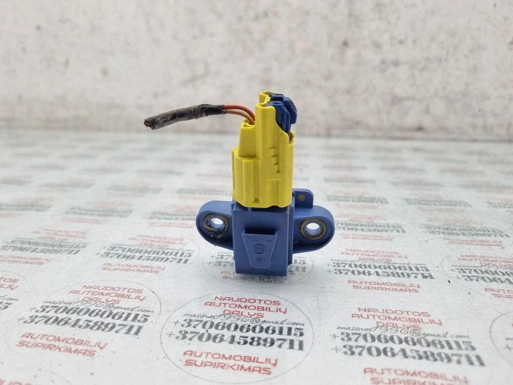 Drošības spilvenu trieciena sensors 1K0955557A