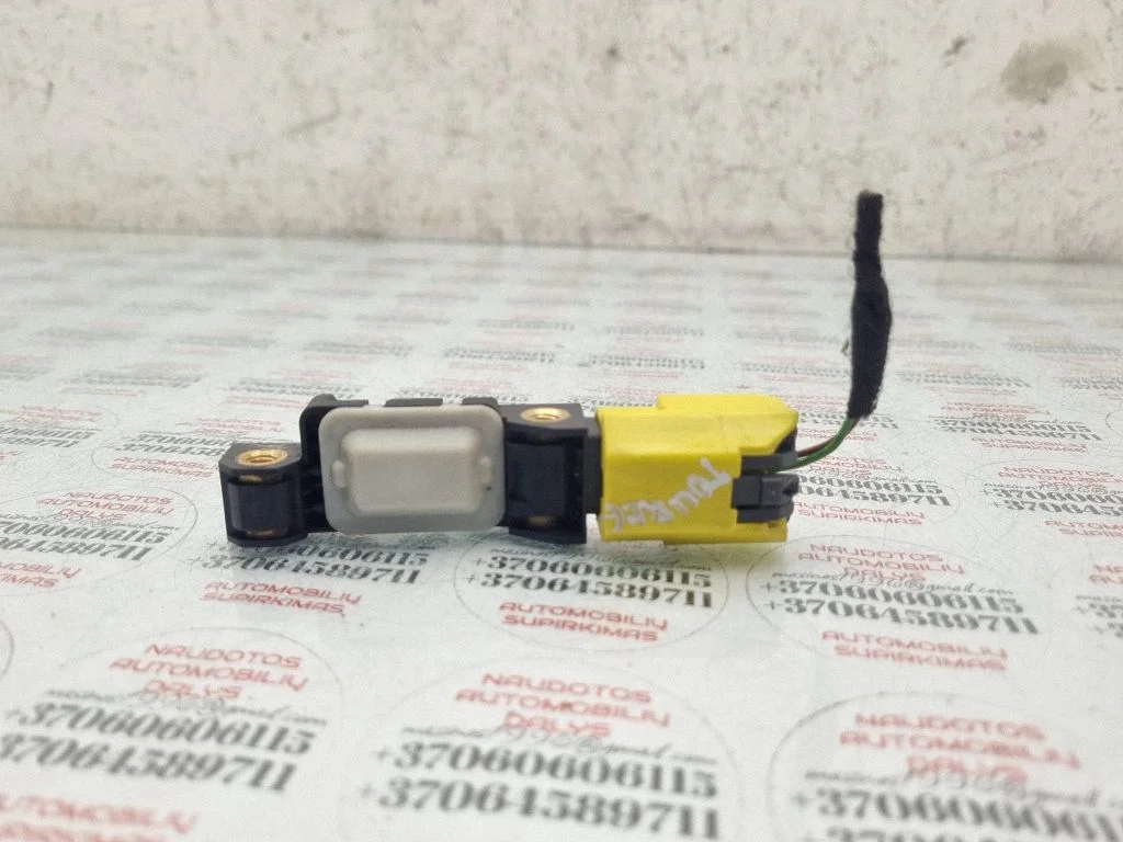 Drošības spilvenu trieciena sensors 7L0909606B
