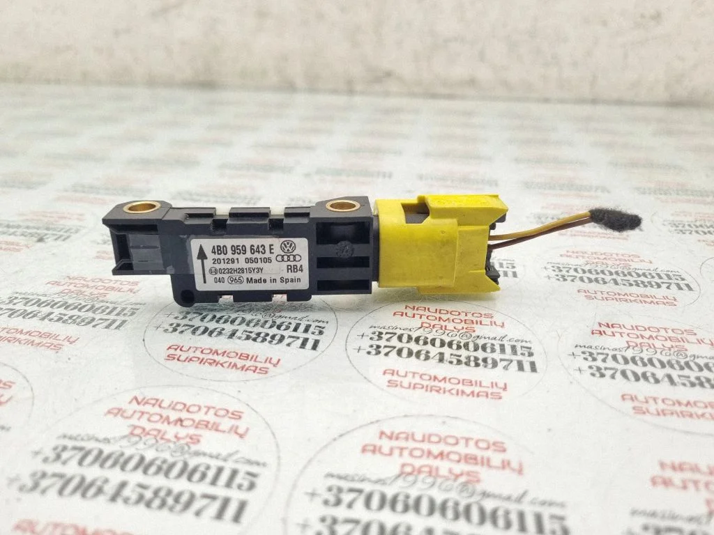 Drošības spilvenu trieciena sensors 4B0959643E