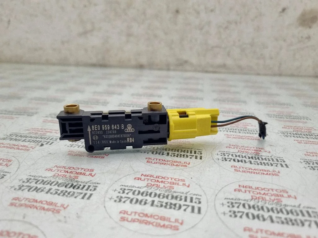 Drošības spilvenu trieciena sensors 8E0959643B