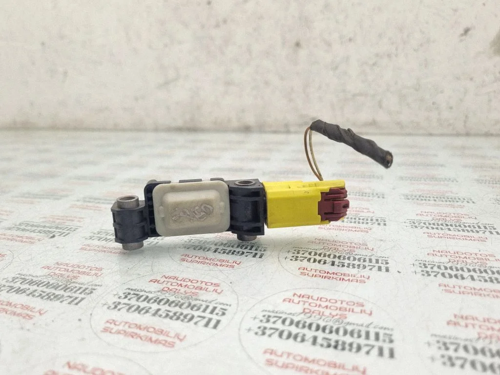 Drošības spilvenu trieciena sensors 8J0959651