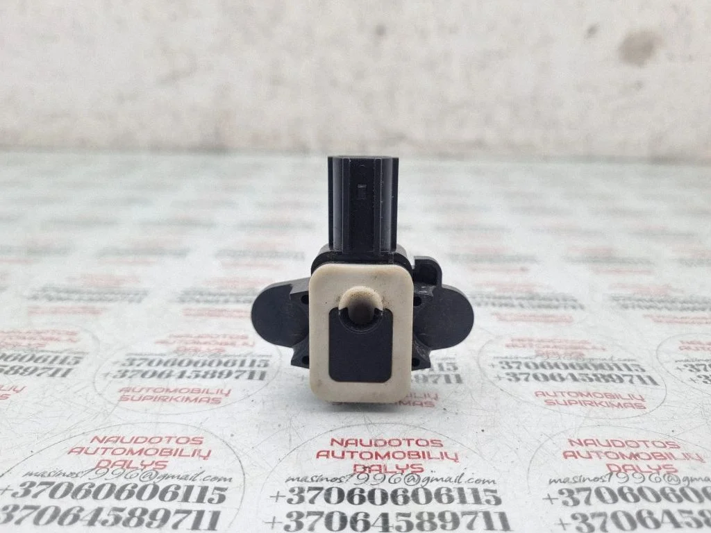 Drošības spilvenu trieciena sensors 4F0955557B