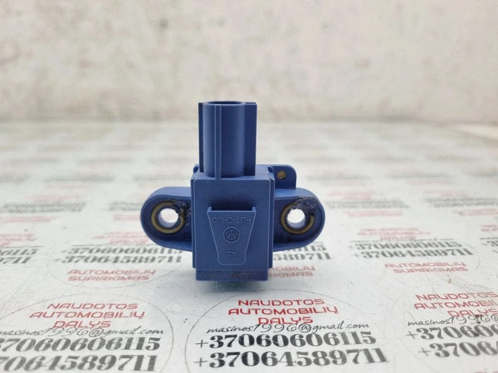 Drošības spilvenu trieciena sensors 1K0955557A