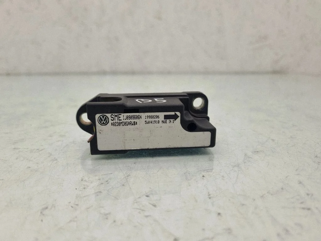 Drošības spilvenu trieciena sensors 1J0909606N