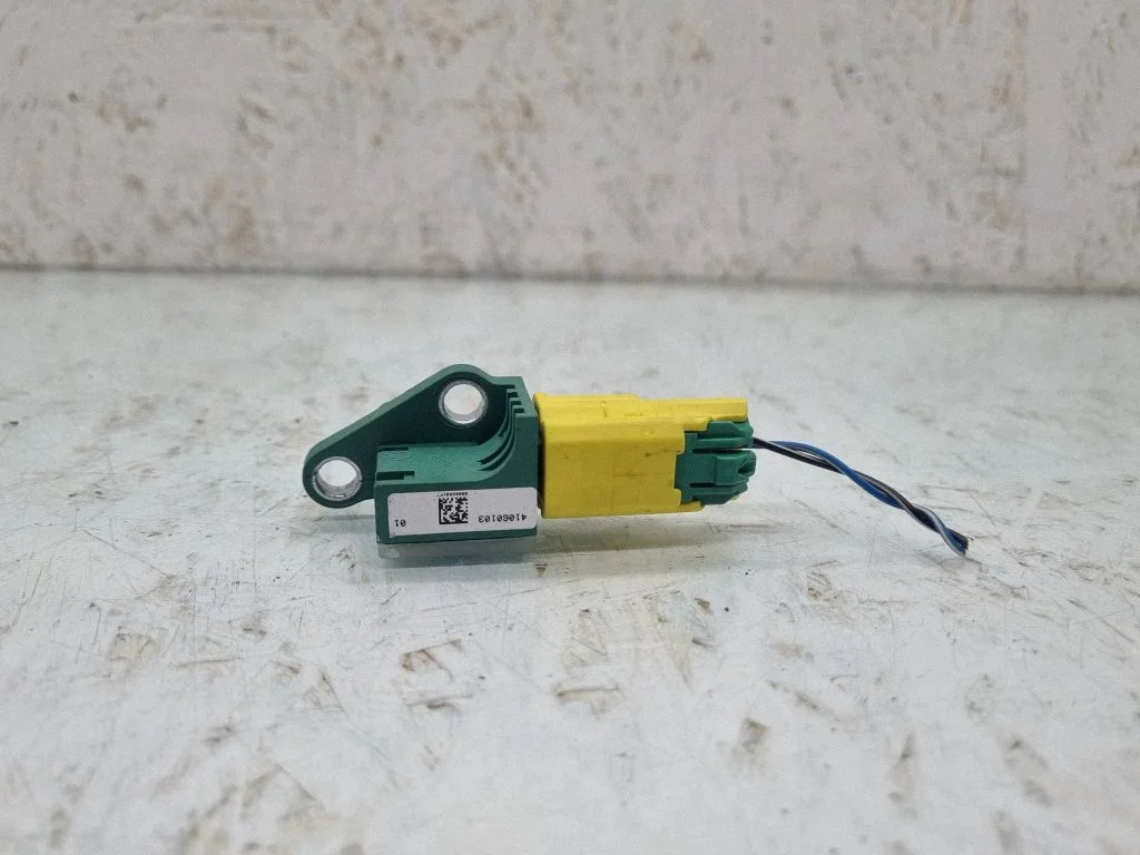 Drošības spilvenu trieciena sensors 3C0909606