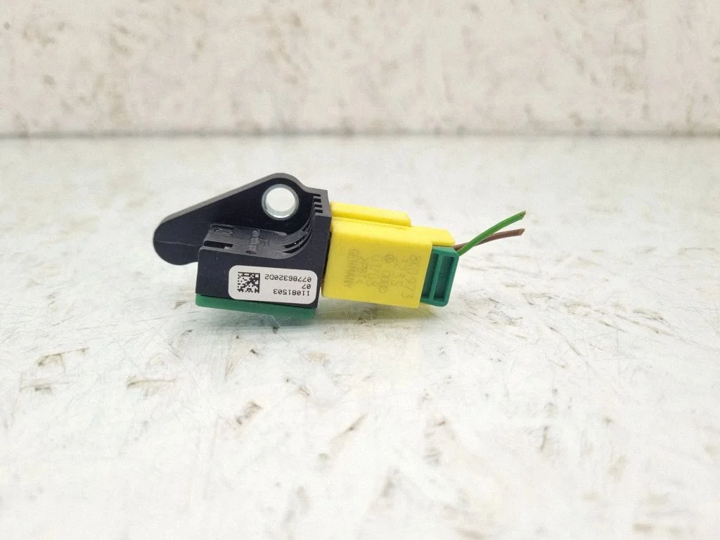 Drošības spilvenu trieciena sensors – Volkswagen Passat CC (2008-2016)