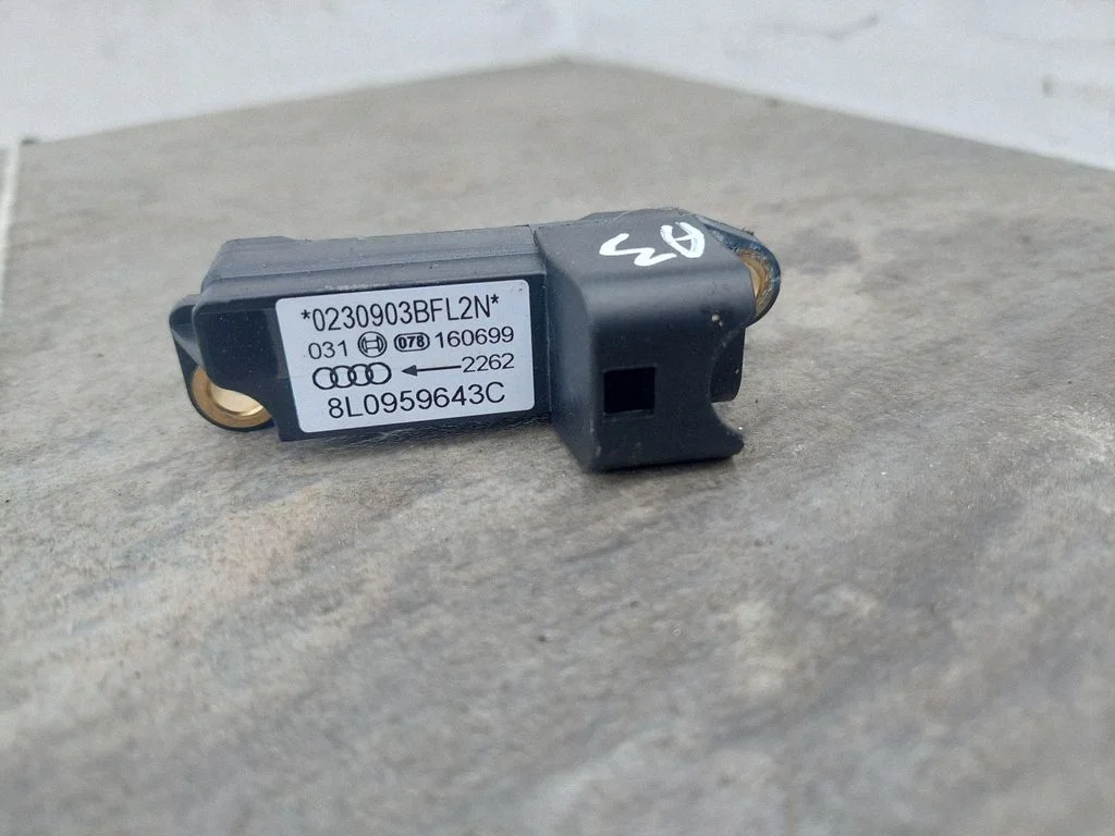 Airbag deployment crash/impact sensor – Audi A3 S3 8L (1996-2003)