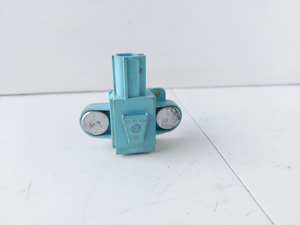 Drošības spilvenu trieciena sensors 4F0955557