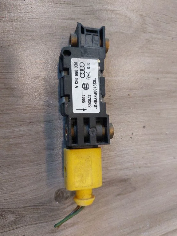 Turvapadja löögiandur 8E0959643A