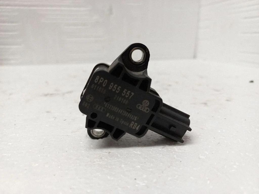 Drošības spilvenu trieciena sensors 8P0955557