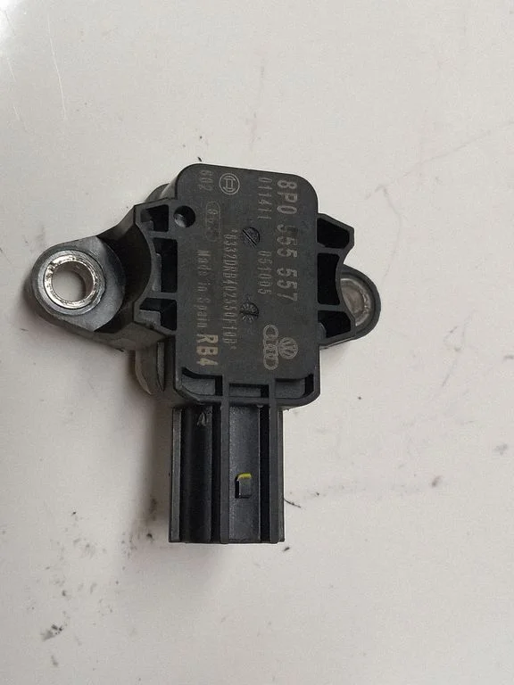 Drošības spilvenu trieciena sensors 8P0955557