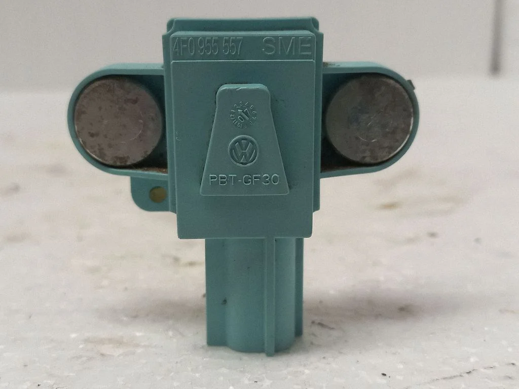 Drošības spilvenu trieciena sensors 4F0955557