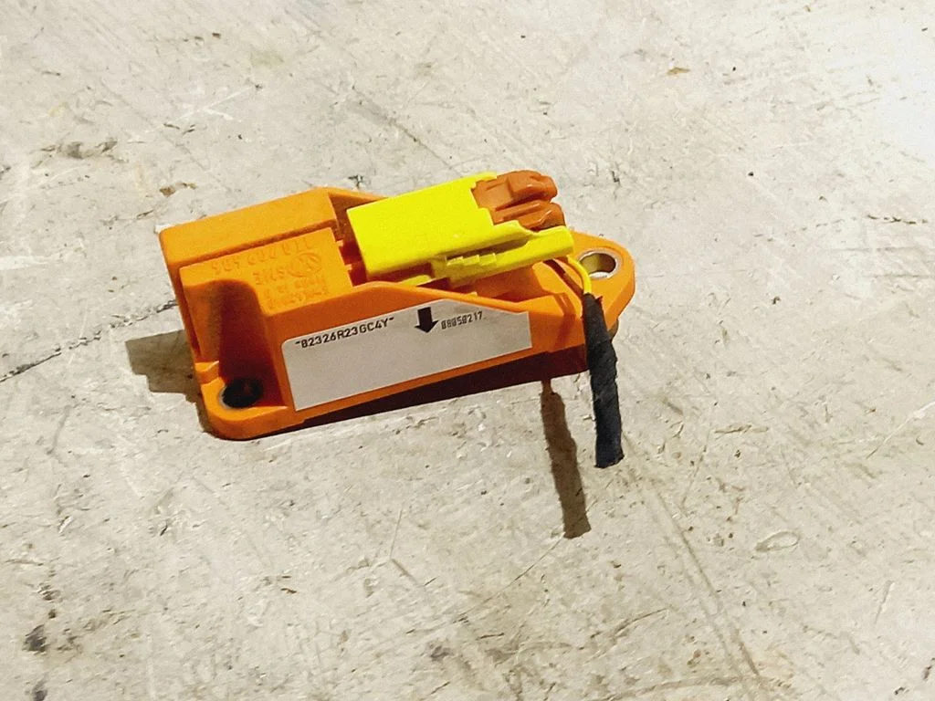 Airbag deployment crash/impact sensor – Volkswagen Touran I (2003-2010)