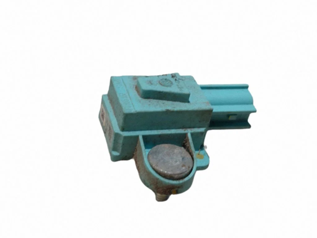 Czujnik zderzeniowy poduszek powietrznych 4F0955557