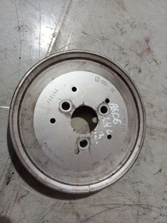 Koło pasowe pompy wspomagania 06C145255