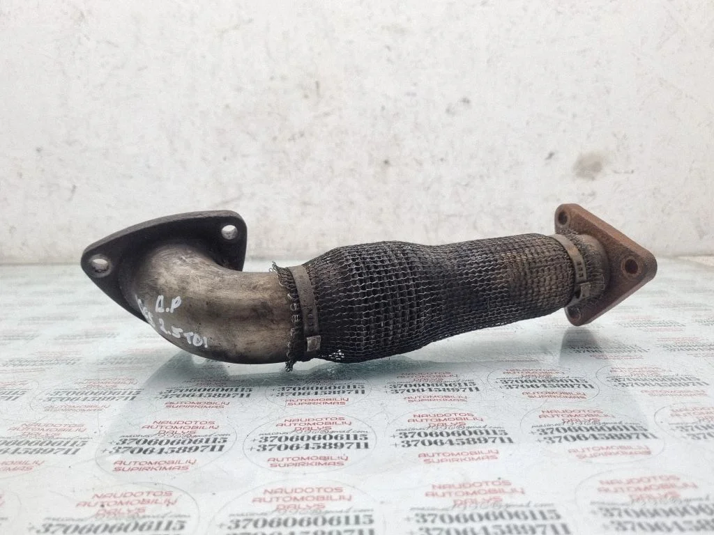 Exhaust manifold – right