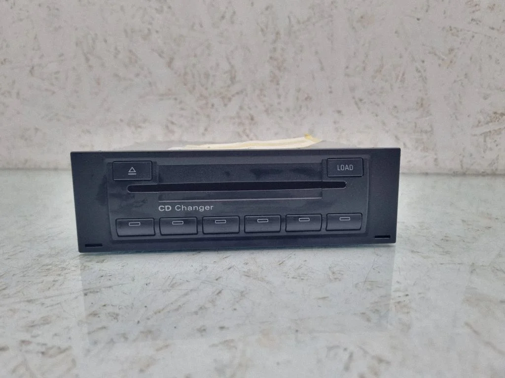 CD/DVD changer – Audi A4 S4 B7 8E 8H (2005-2008)