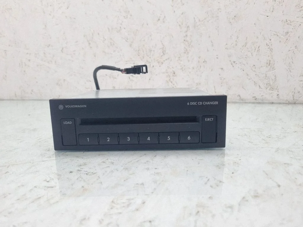 CD/DVD changer – Volkswagen Passat B6 (2005-2010)