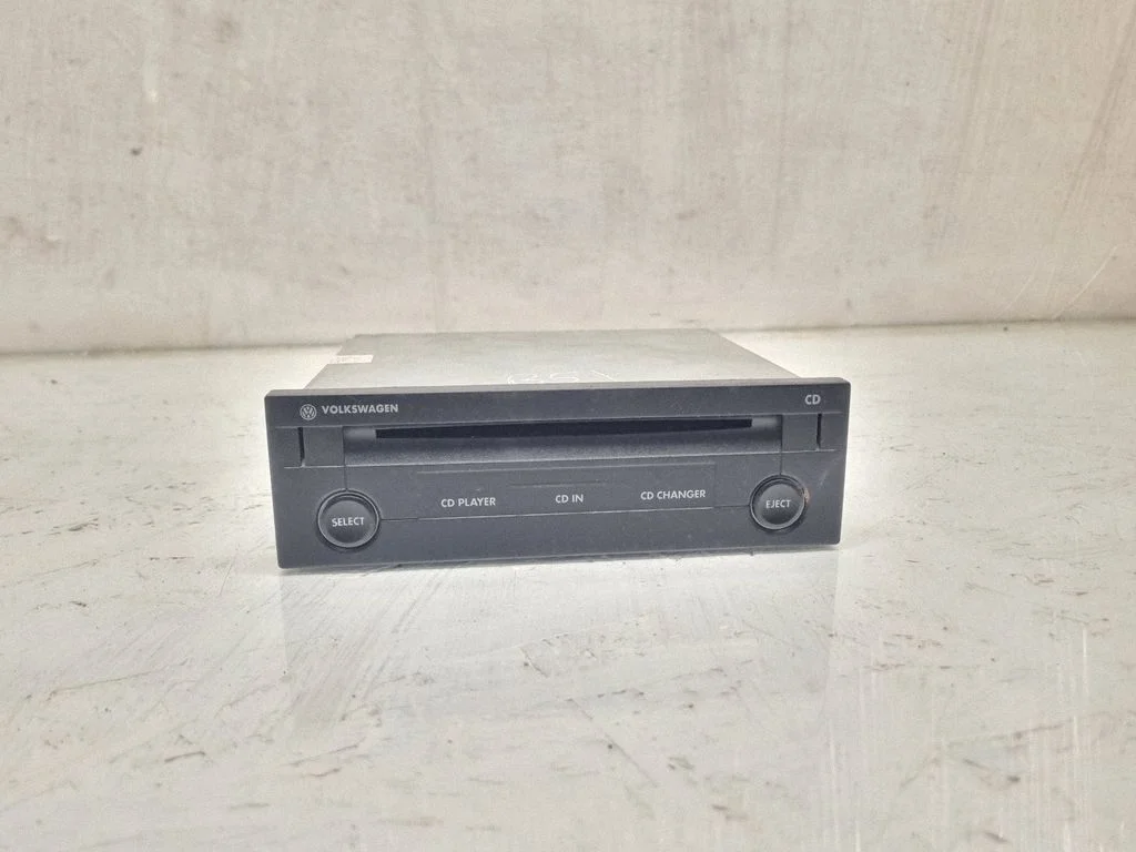 CD/DVD changer – Volkswagen Passat B5.5 (2001-2005)