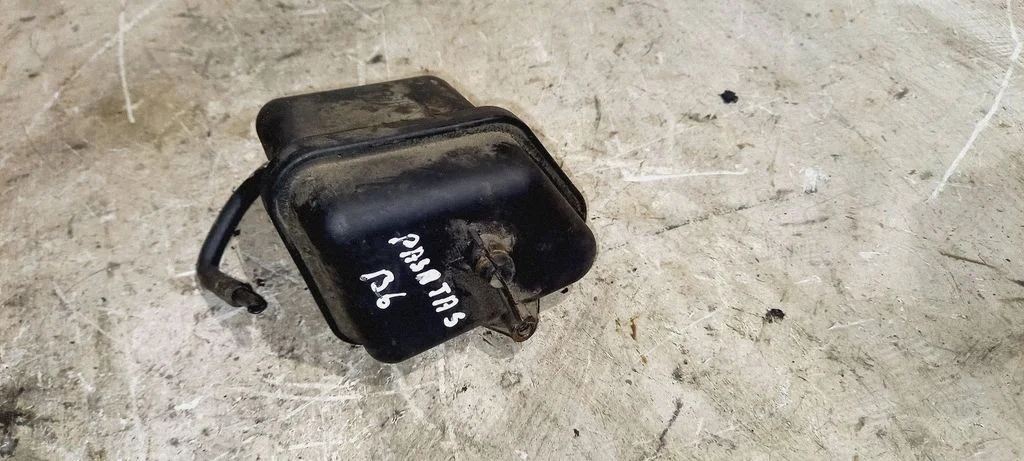 Vacuum air tank – Volkswagen Passat CC (2008-2016)
