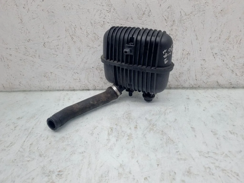 Vacuum air tank – Audi A4 S4 B7 8E 8H (2005-2008)