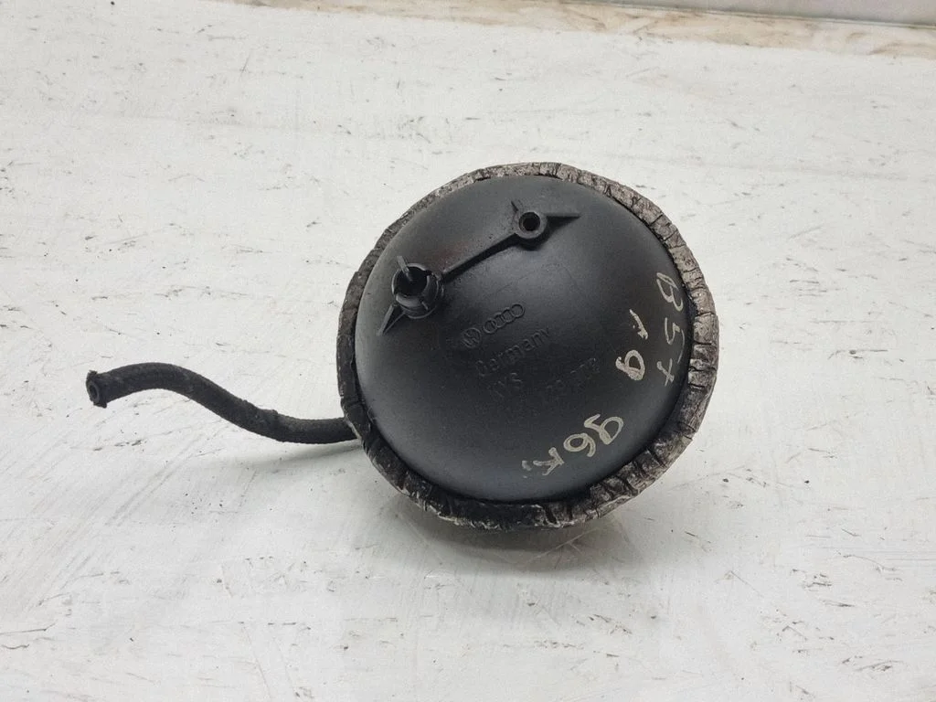 Vacuum air tank – Volkswagen Passat B5.5 (2001-2005)